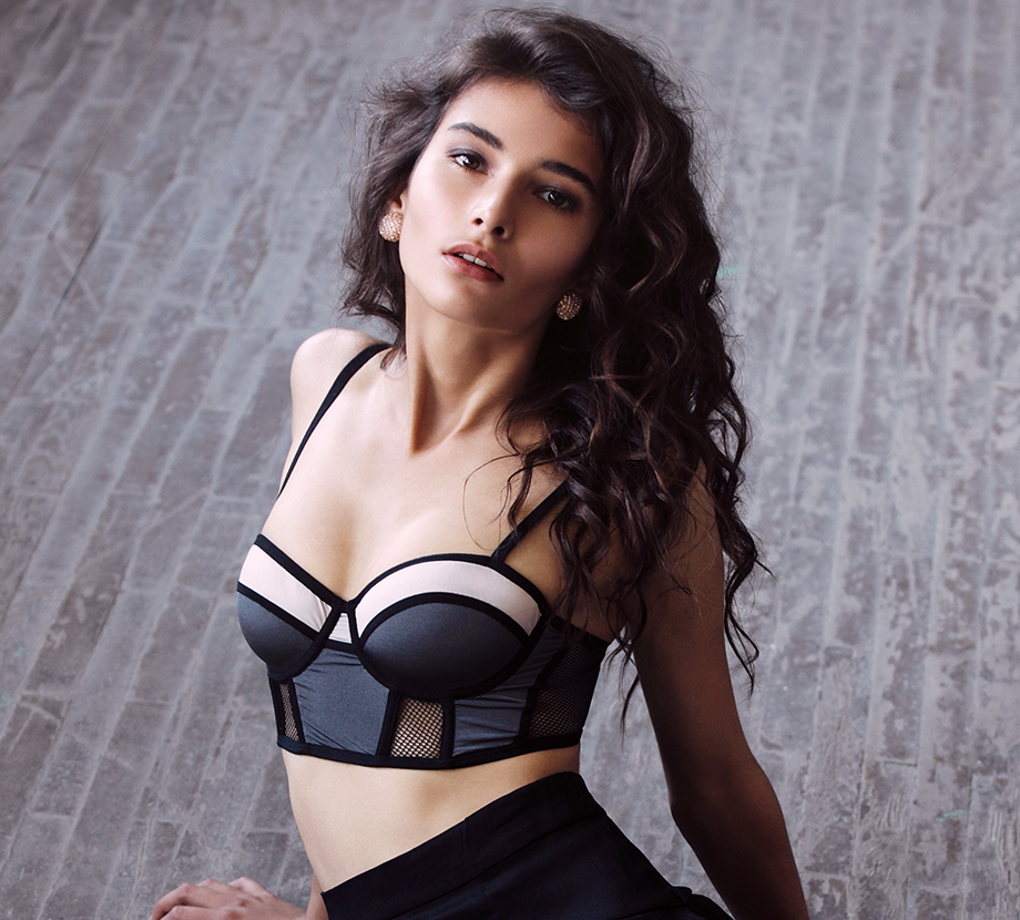 https://drsavalia.com/uploads/1571784053-breast-reduction2.jpg