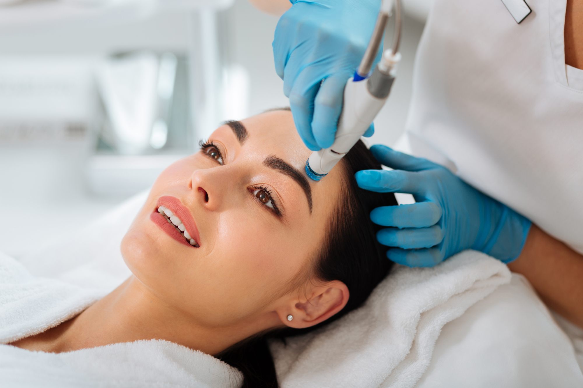 https://drsavalia.com/uploads/1572630594-hydrafacial-machine.jpg